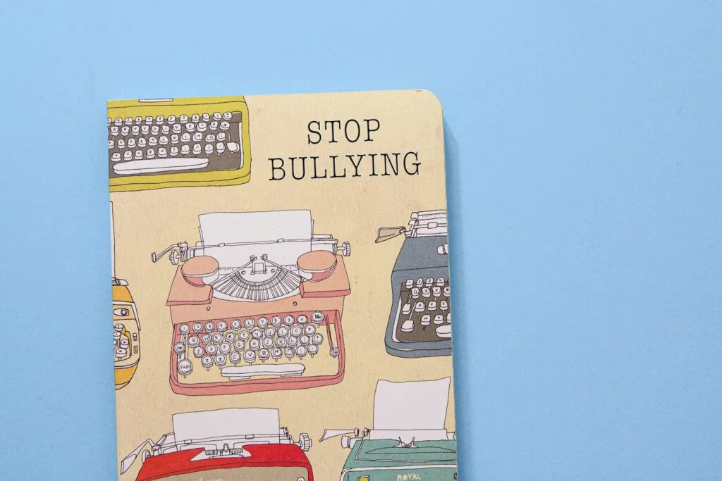 Bullying no ambiente de trabalho: Ato pode gerar grandes prejuízos. Foto de Dee @ Copper and Wild/Unsplash