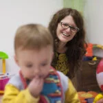 Mãe de criança com autismo tem redução da jornada de trabalho. Foto: Banco de Imagens/Divulgação