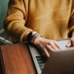 Assistente Administrativo Remoto na Stefanini, além de UI/UX